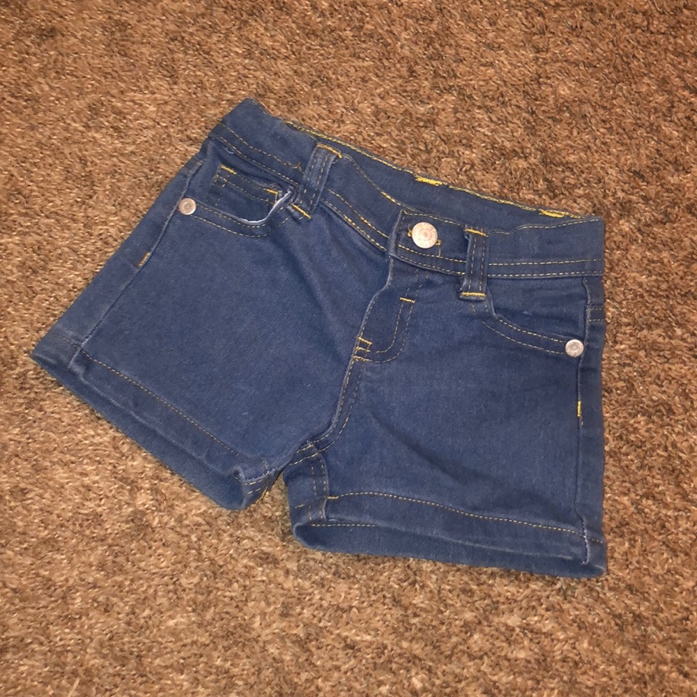 denim jean shorts for a toddler!! 🌸🌼 NEVER WORN